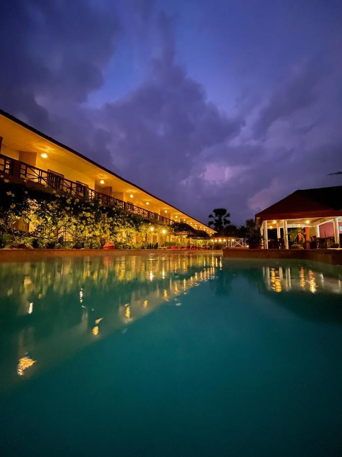 Bamboo Garden Hotel 세레쿤다 외부 사진
